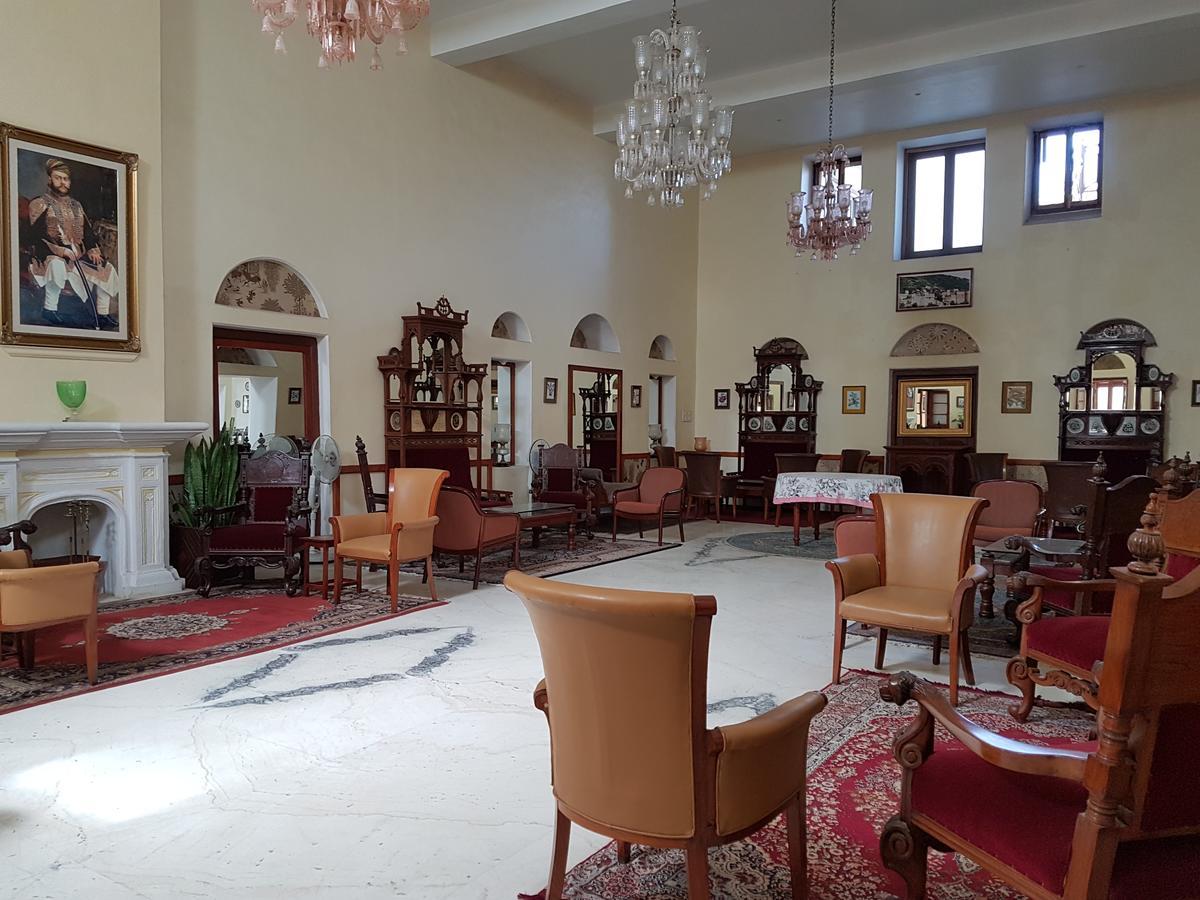 Kesar Bhawan Palace Маунт-Абу Экстерьер фото